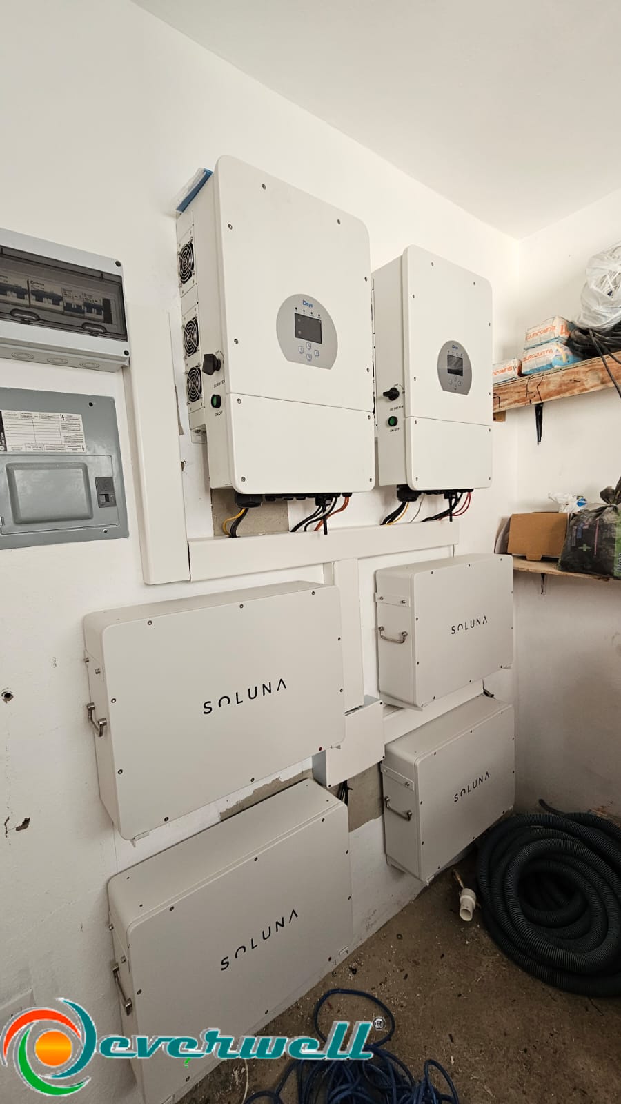 Cuarto técnico Deye + Soluna